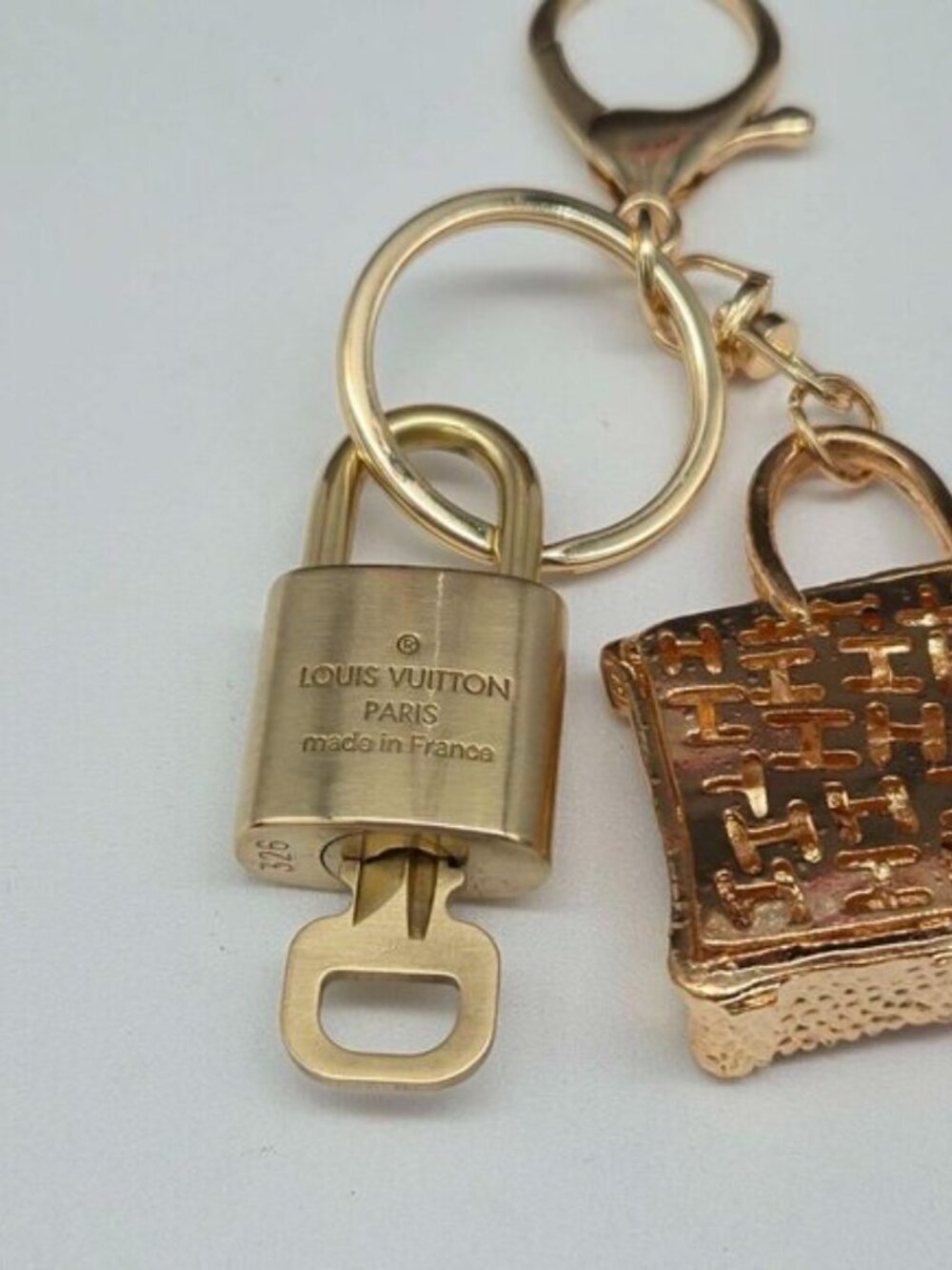 Authentic Louis Vuitton Gold Padlock & Key 🔒 LV Bag Charm Unbranded Keychain - Picture 6 of 10